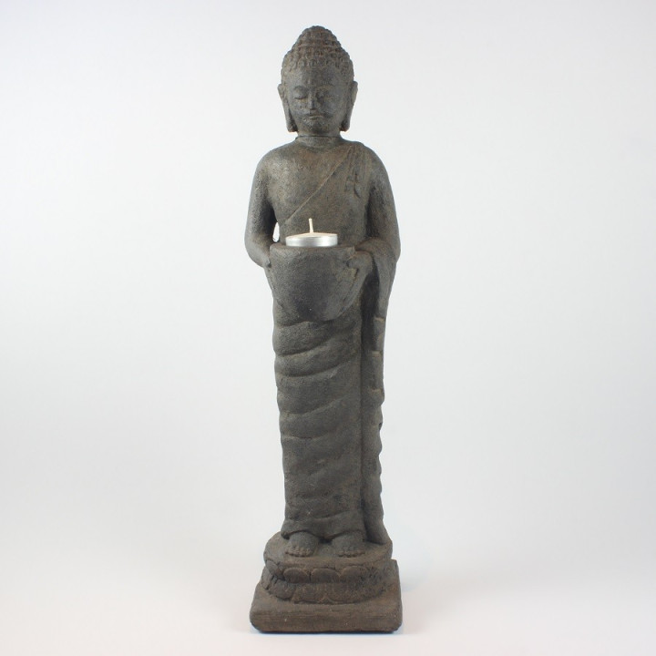 Stående budda i sten
