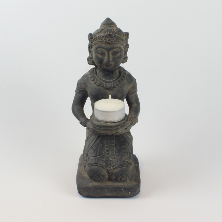 Stående budda i sten